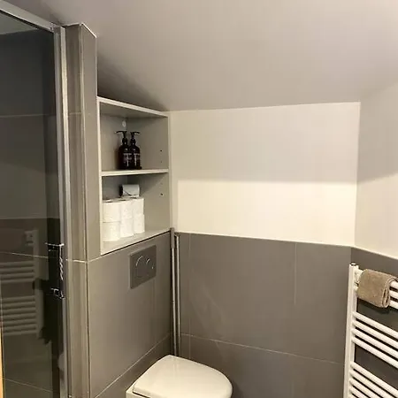 Modern Parisian Flat In Montparnasse Area Lägenhet