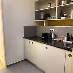 Modern Parisian Flat In Montparnasse Area