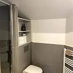 Modern Parisian Flat In Montparnasse Area アパート