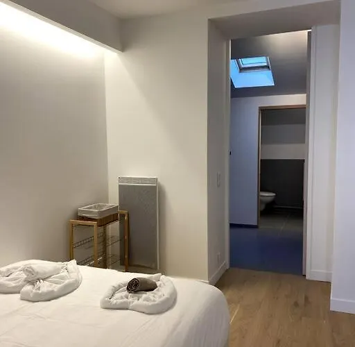Modern Parisian Flat In Montparnasse Area *