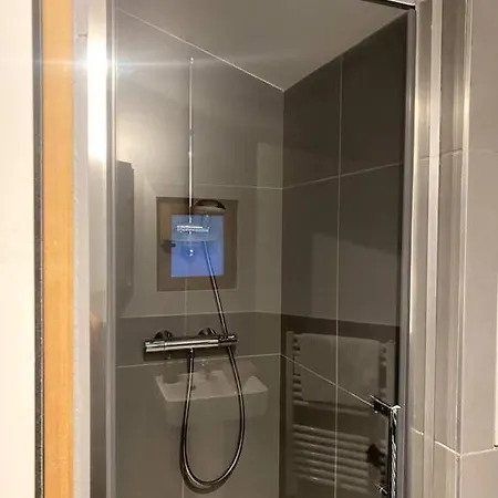 Modern Parisian Flat In Montparnasse Area Paris